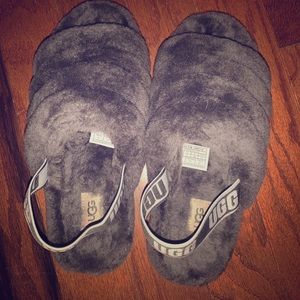 Size 8 uggs, dark grey worn once!